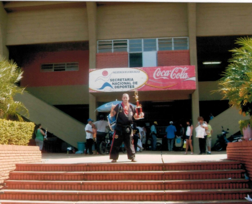 MESTRE LEANDRO DA COSTA CAMPEÃO INTERCONTINENTAL DE KICKBOXING FULL CONTACT 2010
