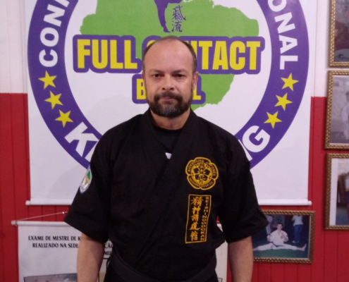 SENSEI SANDRO TEIXEIRA - 1º DAN KICKBOXING SEISHINGODOKAN - PELOTAS-RS - BRASIL